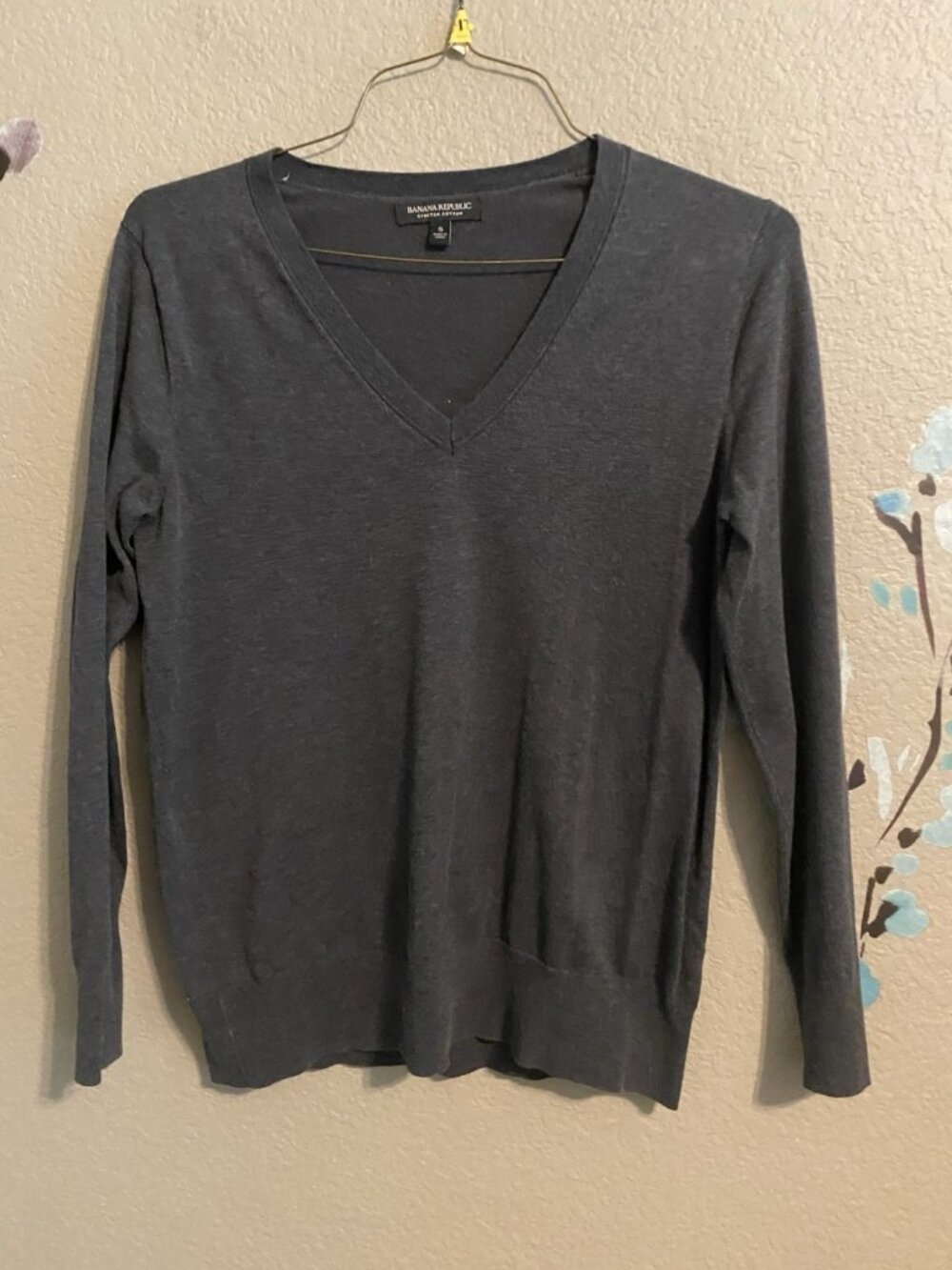 Banana republic Stretch Cotton  vneck sweater S